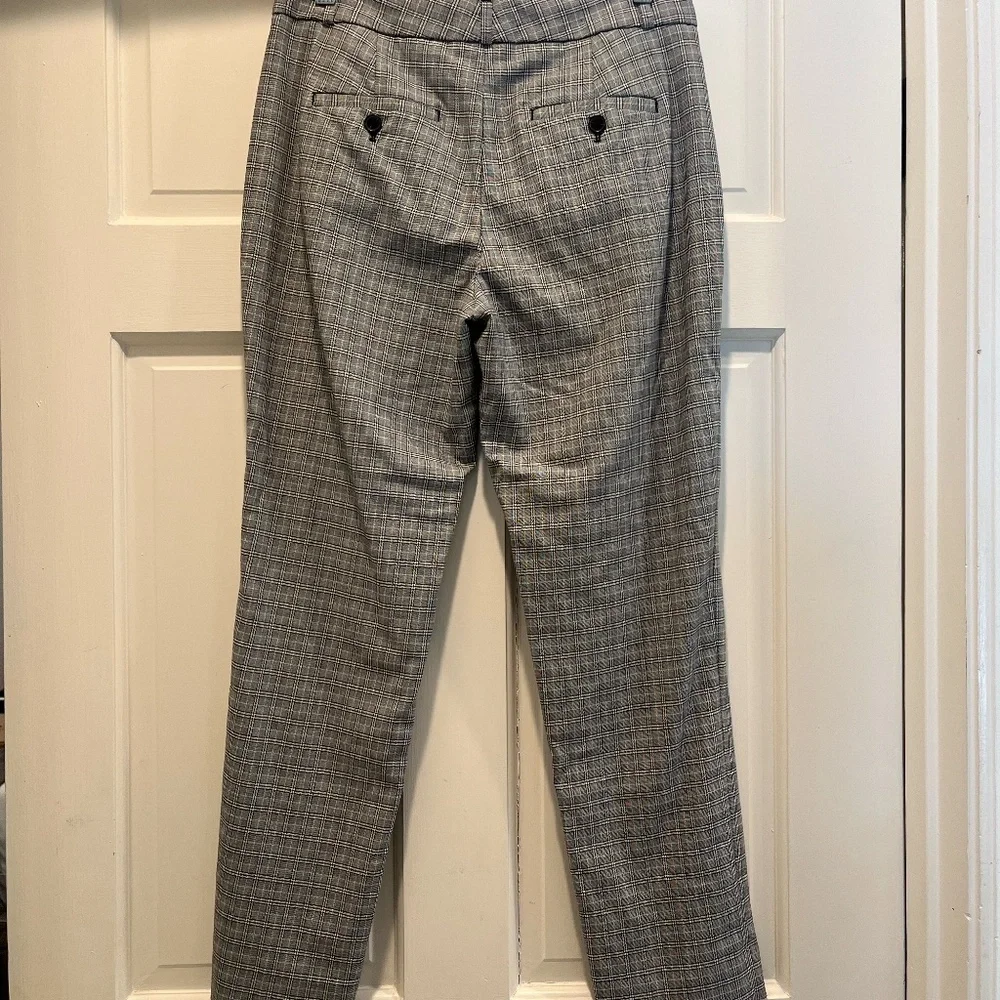Banana Republic Avery Pant.  Checkered.  Size 2. - Picture 2 of 5